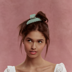The Hill House x Wet Brush Large Claw Clip - Emerald Gingham