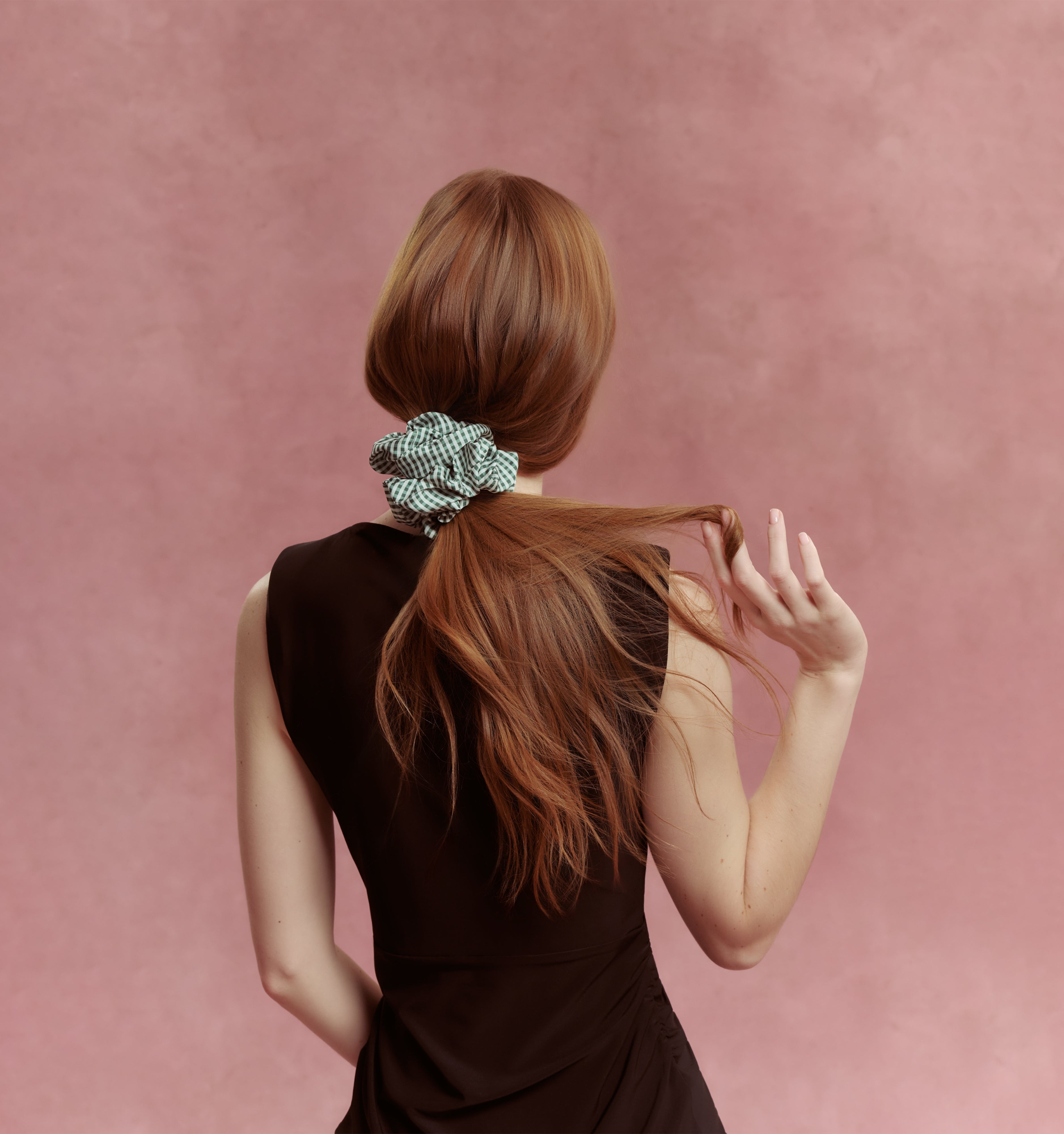 The Hill House x Wet Brush Oversized Scrunchie - Emerald Gingham
