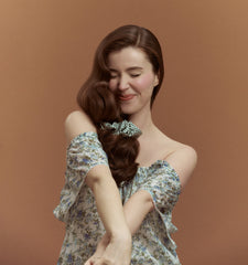 The Hill House x Wet Brush Oversized Scrunchie - Emerald Gingham