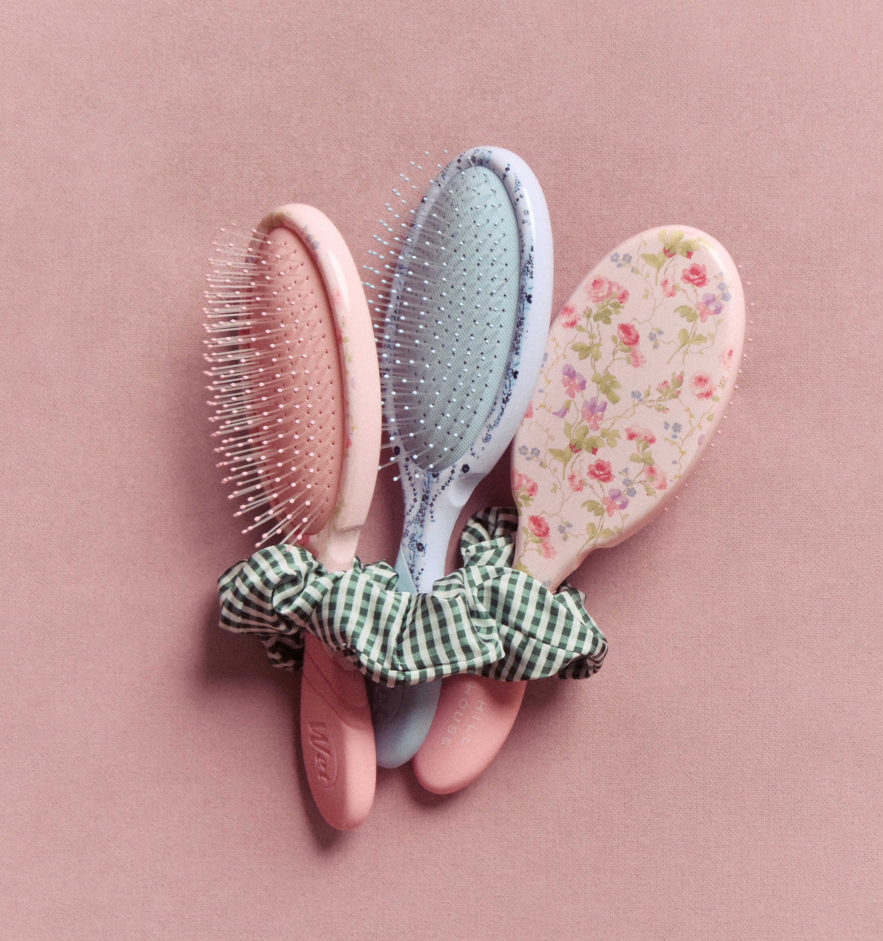 The Hill House x Wet Brush Pro Detangler Brush - Blue Vine Stripe