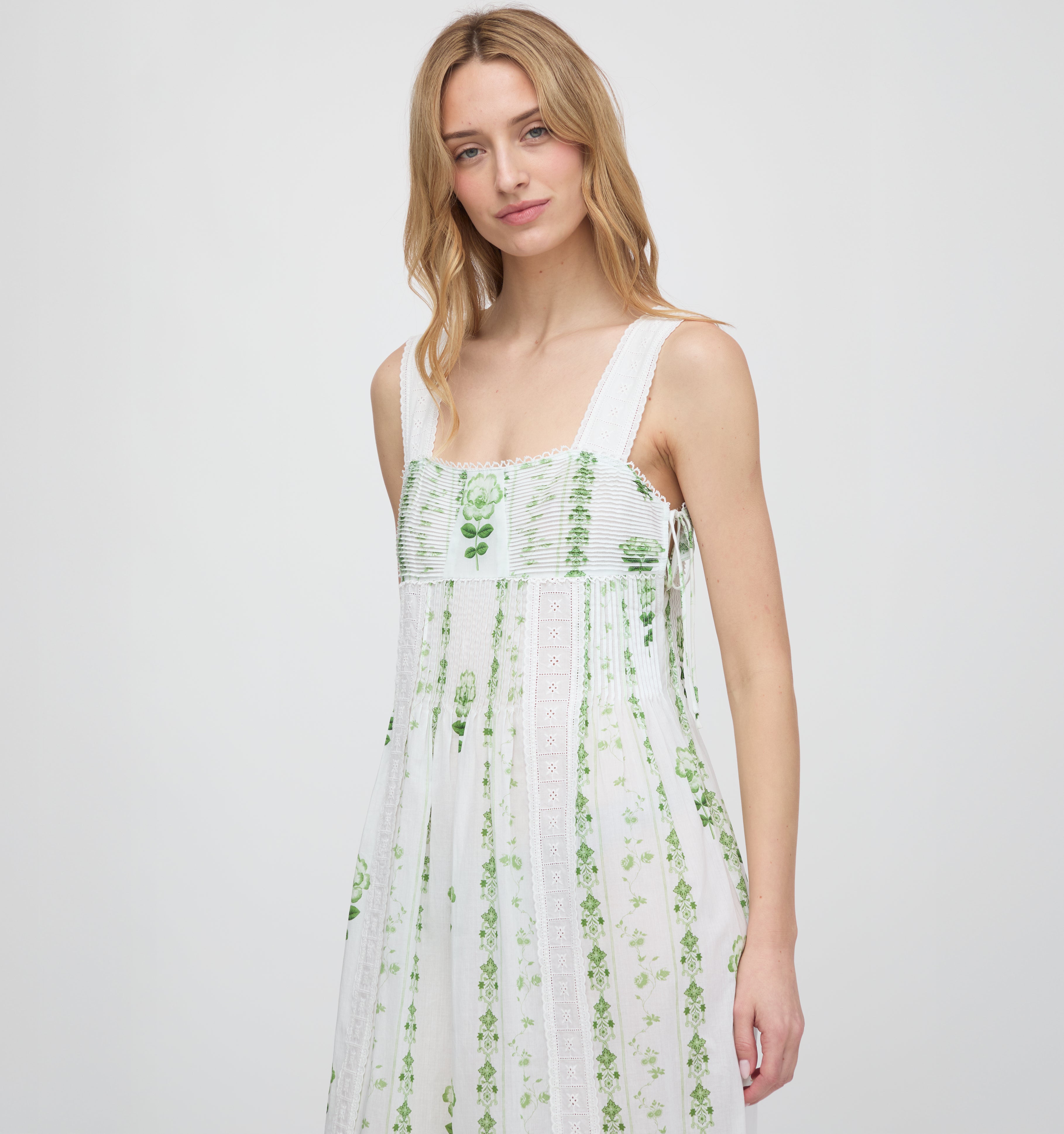 The Lux Nightgown - White/Green Arcadia Border
