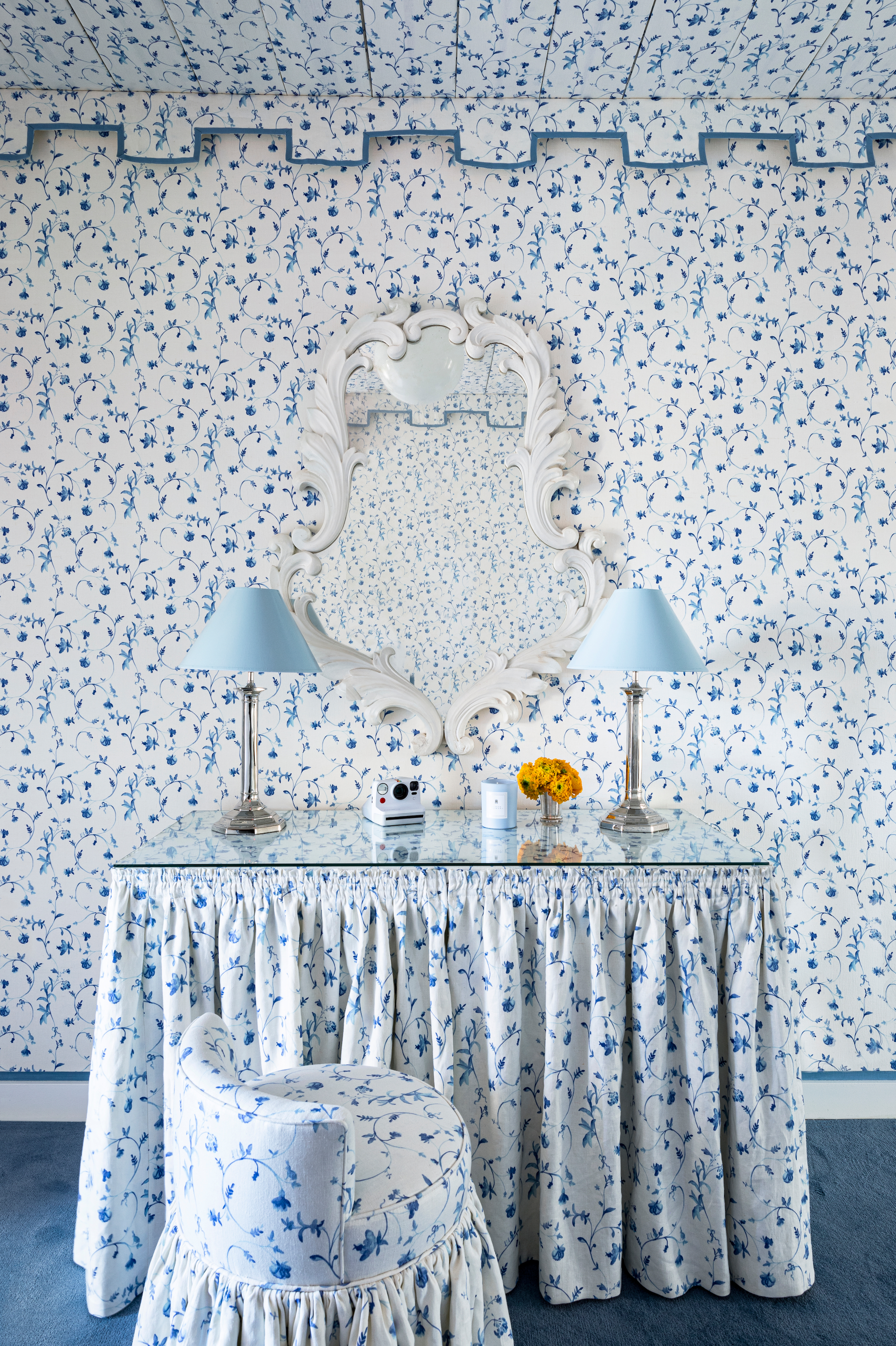 Paperweave Wallpaper - Shell Pond Floral