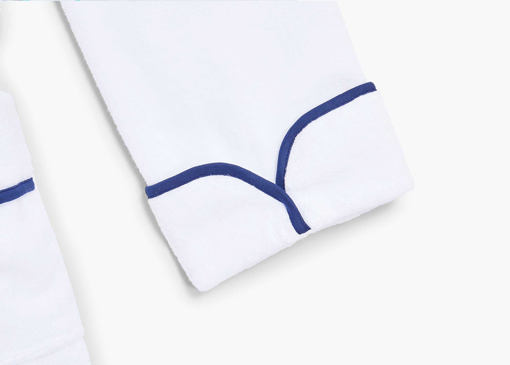 The Baby Hotel Robe - White/Navy